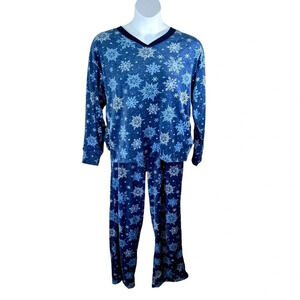 Nautica Brand pajama set size Medium blue snowflakes